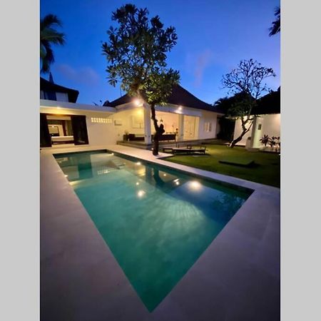 Villa Lola Seminyak  Luaran gambar