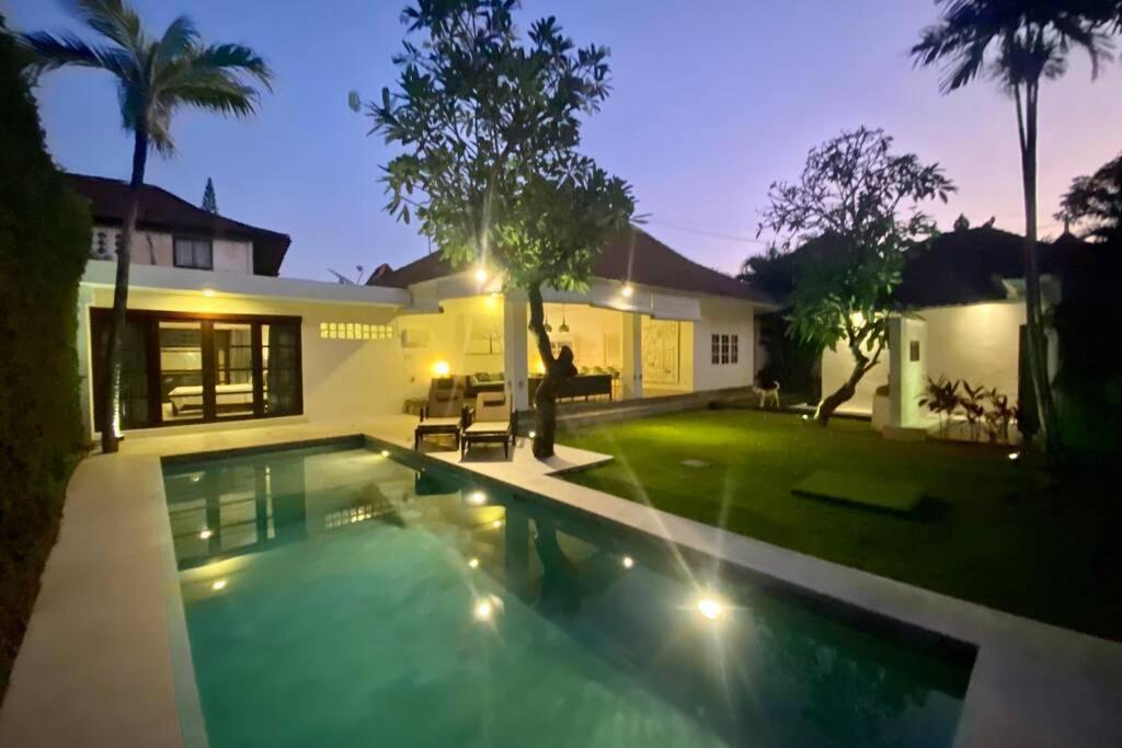 Villa Lola Seminyak  Luaran gambar