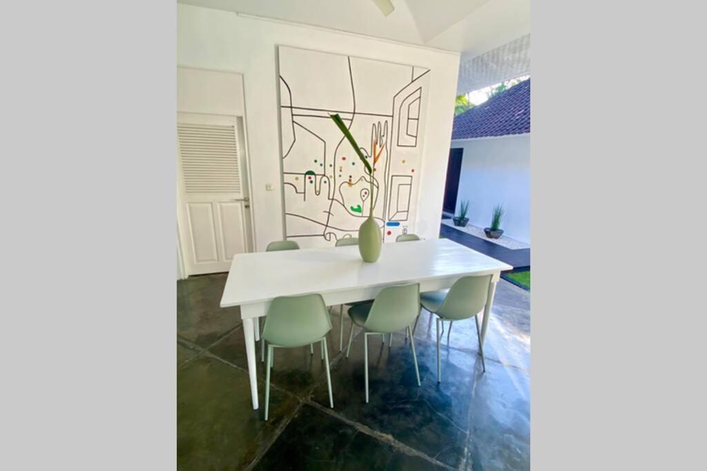 Villa Lola Seminyak  Luaran gambar