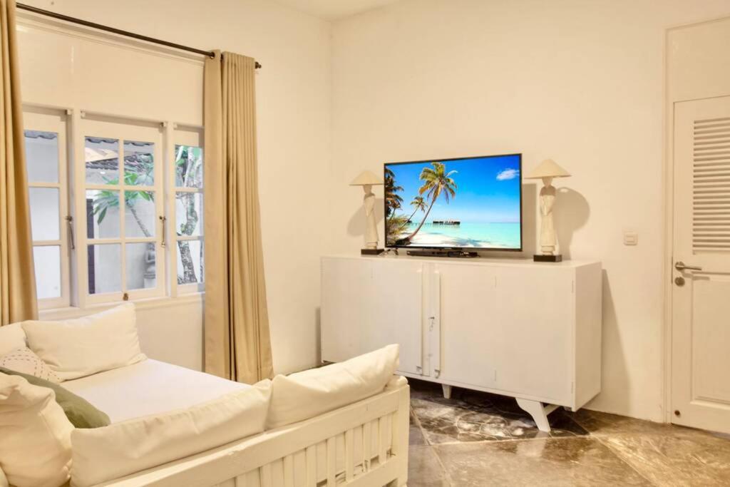 Villa Lola Seminyak  Luaran gambar